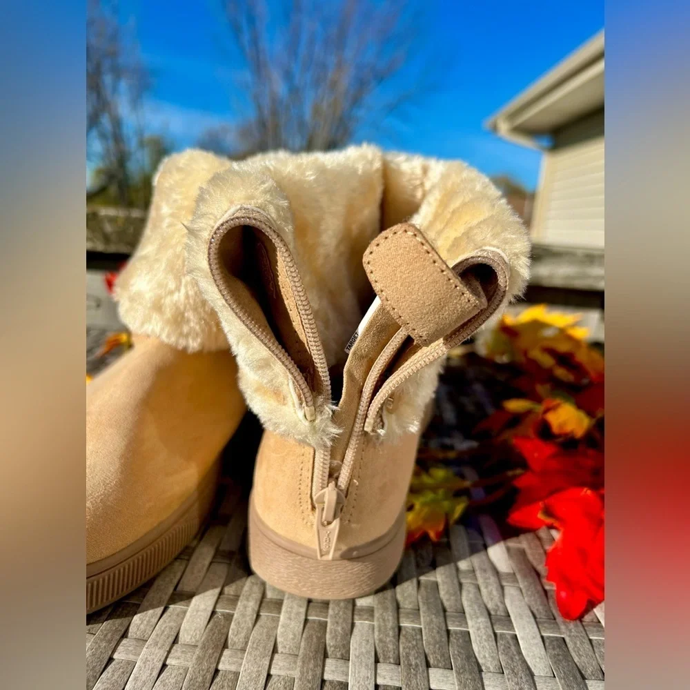 Cat & Jack Girls Beige Cream Fur Cuffed Ankle Boots NWOT!​​​ - Picture 4 of 6